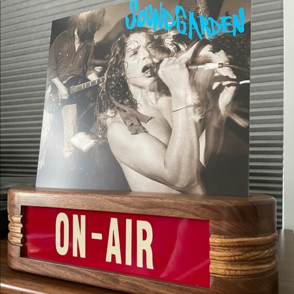 It’s back!!!!!!   🎉HP 🎉 Vinyl Record Stand Real wood - Picture 5 of 12